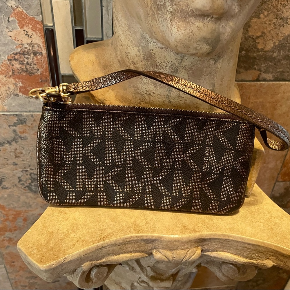 Michael KORS wristlet